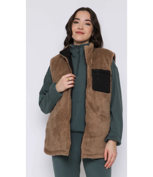 Orb Women's Julie Reversible Sherpa Vest