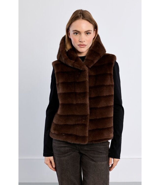 Lili Sidonio Woven Sleeveless Jacket
