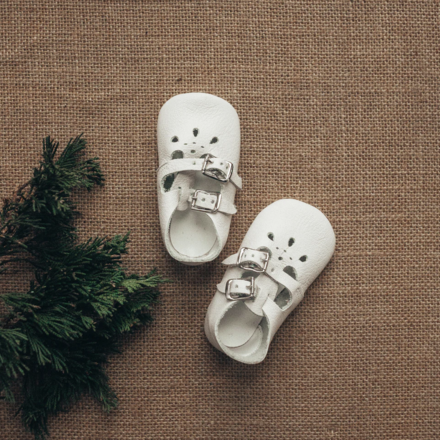 Shoo-Zees Carolyn Crib Shoe {White}