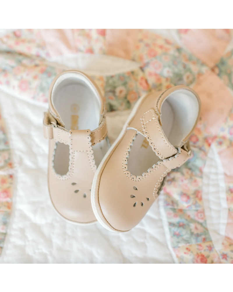 Dottie Scalloped Perforated MJ {Latte}