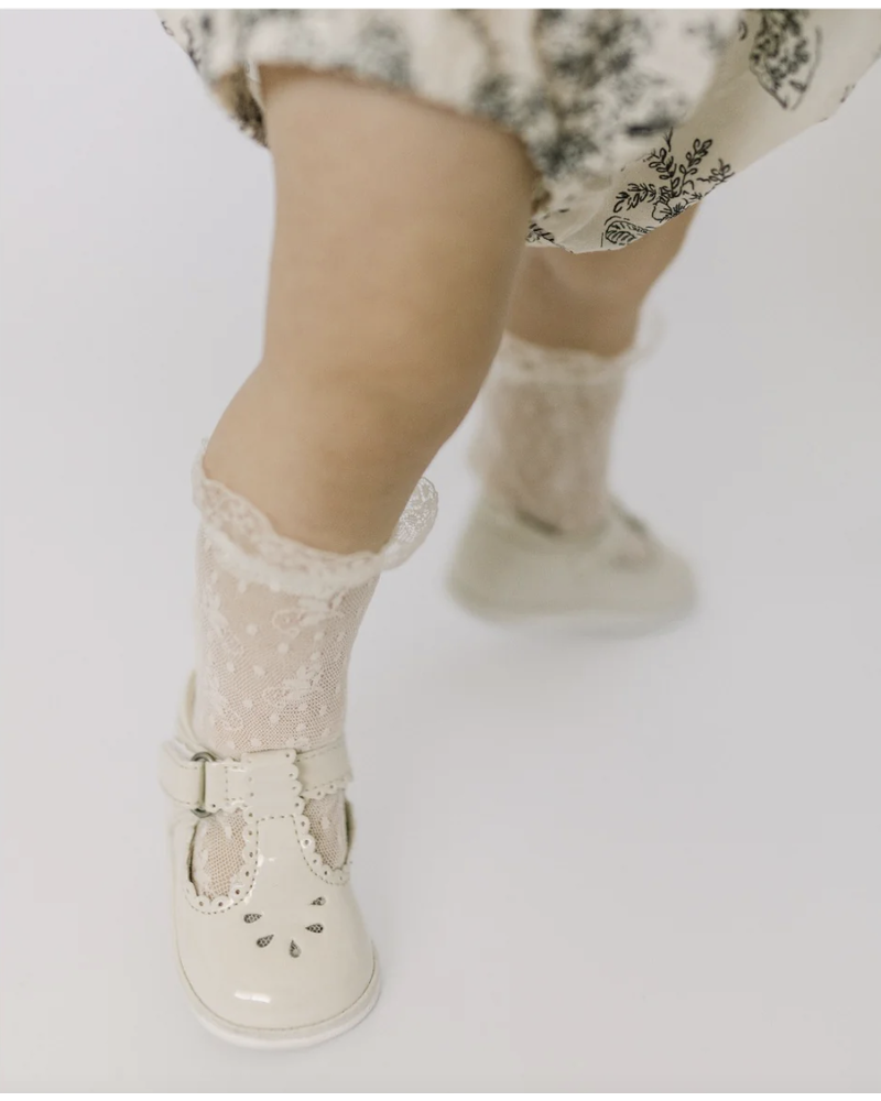 Dottie Scalloped Perforated MJ {Cream}