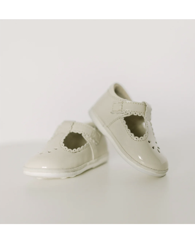 Dottie Scalloped Perforated MJ {Cream}