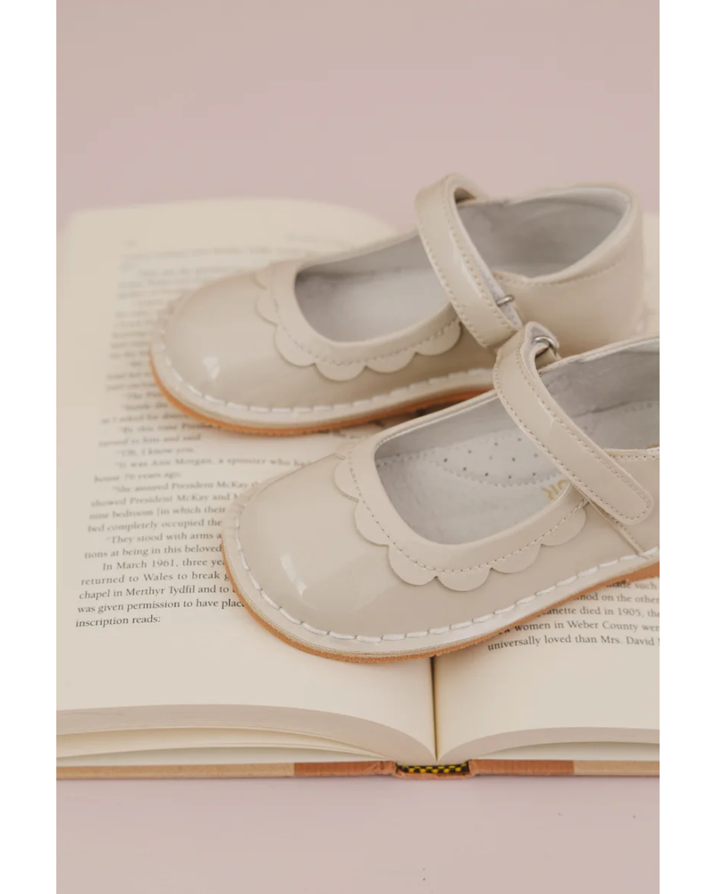 Violette Petal MJ {Patent Cream}