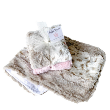 In Awe Snowcat Burp Cloth Set {Dusty Pink}