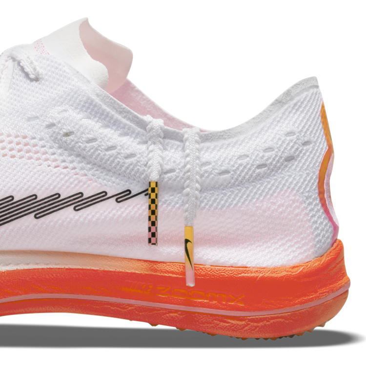 nike zoomx dragonfly carbon plate