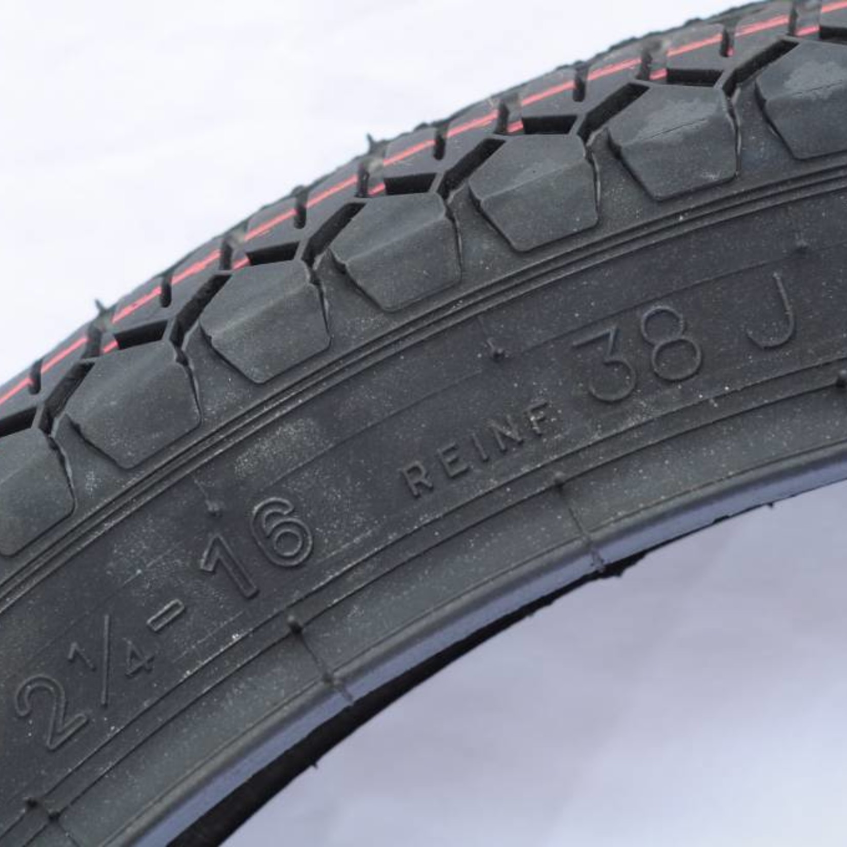 Front tire 2x1/4x16 (surrey)