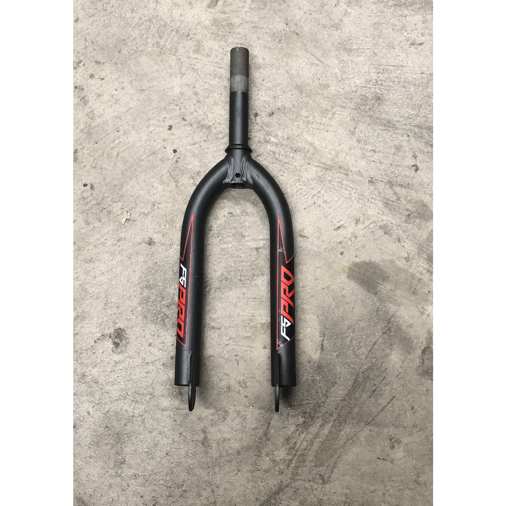 20" Threaded FsPro Bicycle Fork 5 1/2” Steer Tube (Gray & Red)