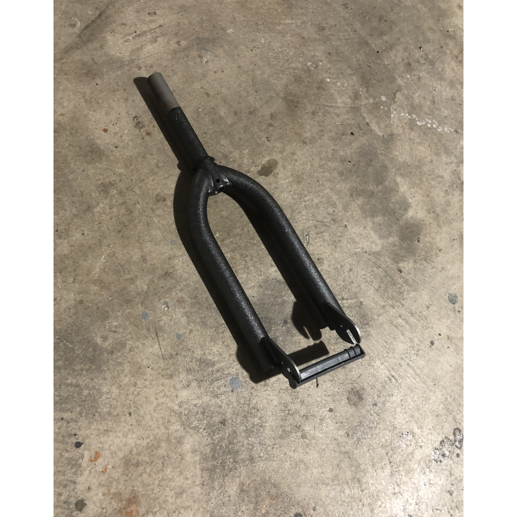 1” x 6” Threaded 20" Bicycle Fork (Dark Gray/Textured)