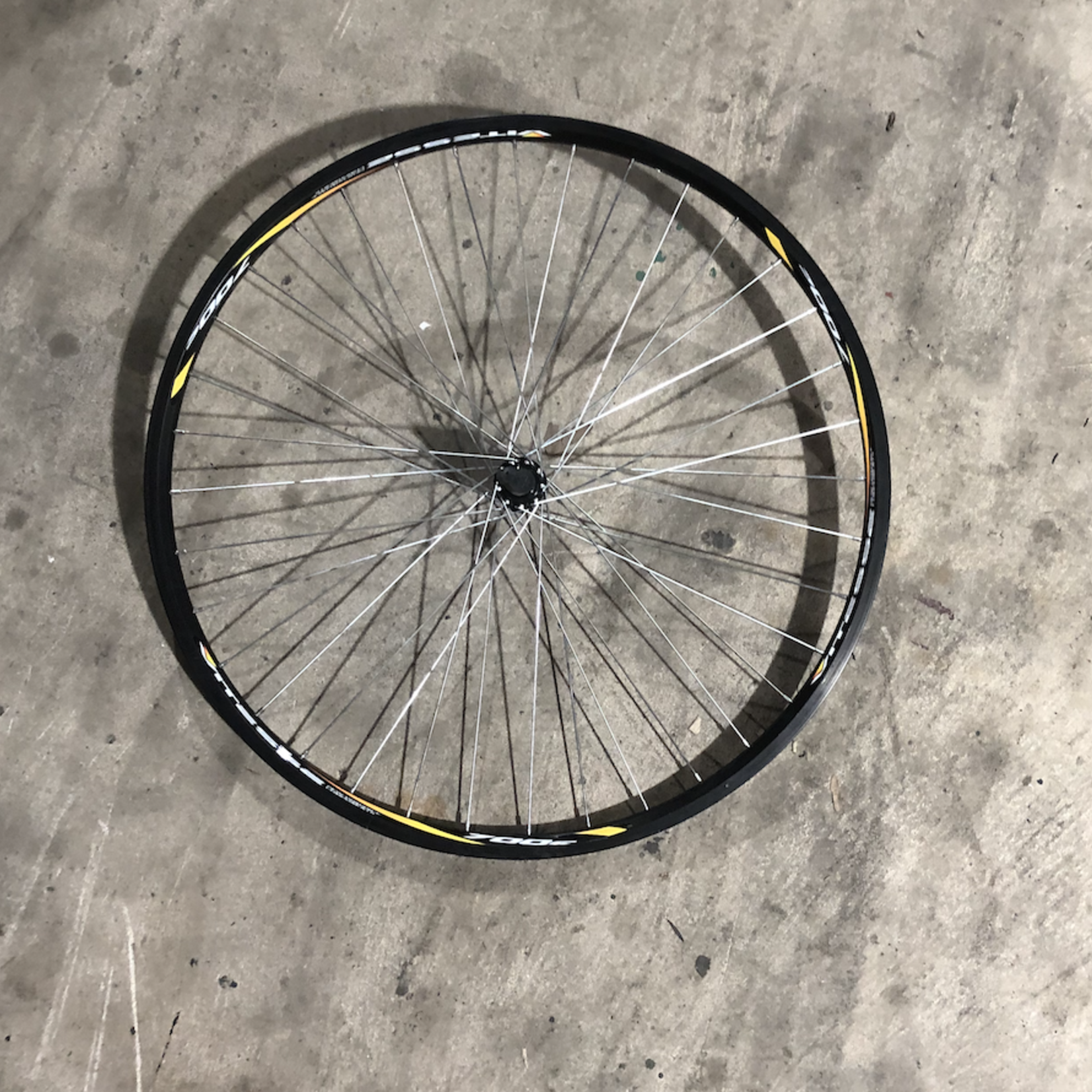 Vitesse 700 / 27" Front Wheel / Aluminum (Black and Yellow)