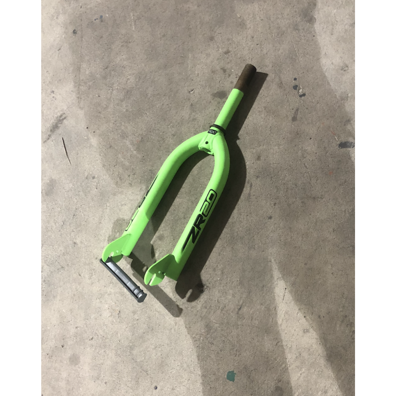 ZR20 1” x 6” Threaded 20” Bicycle Fork (Green)