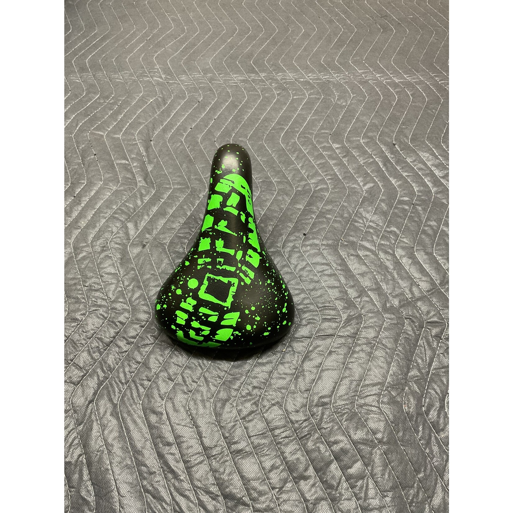 Children’s Bicycle Seat (Green Shoeprint)