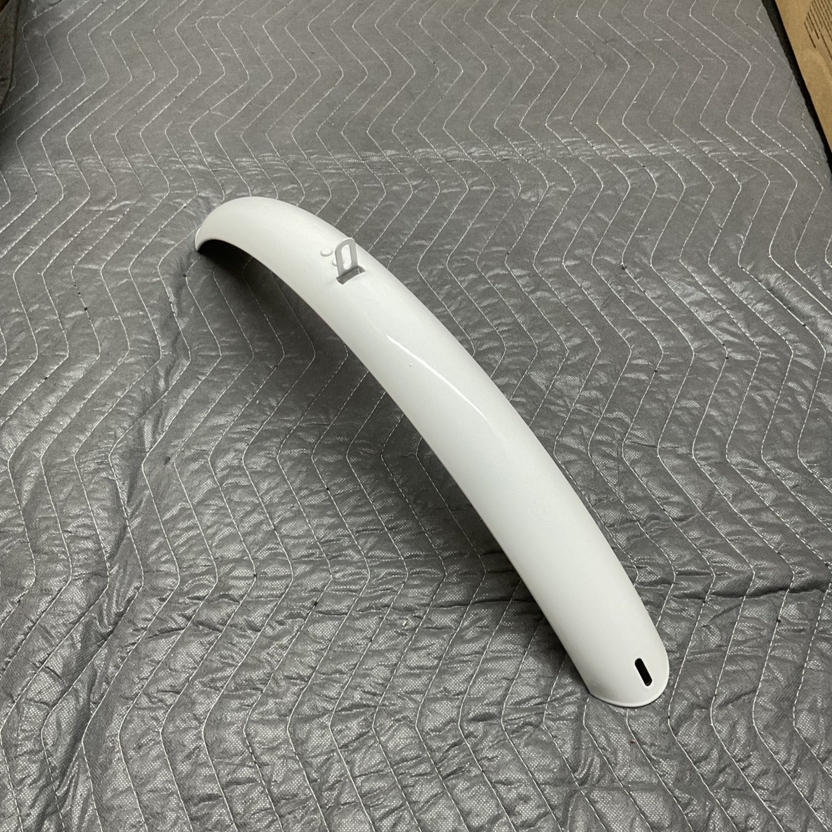 26” Front Bicycle Fender (White) Long