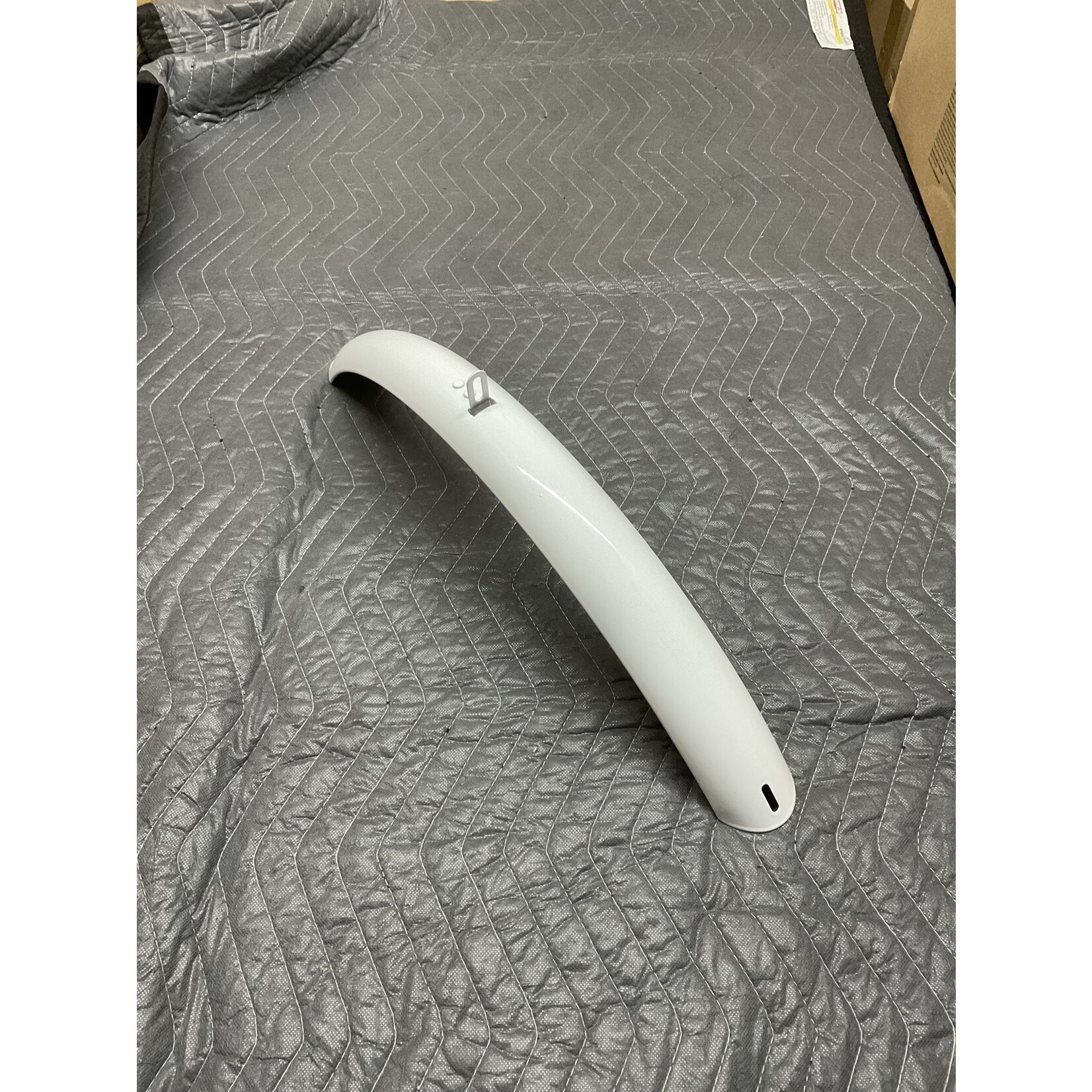 26” Front Bicycle Fender (White) Long