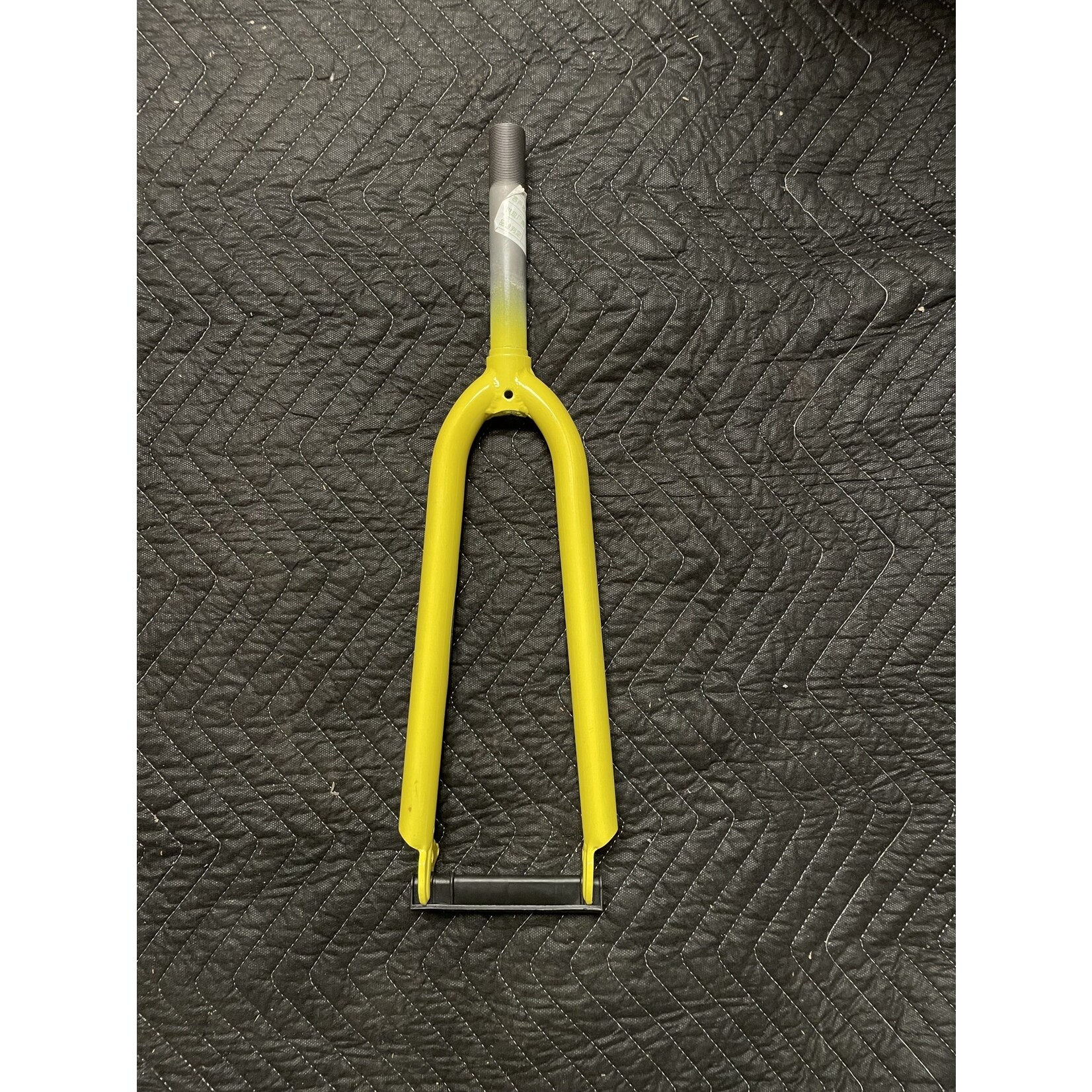 Denali 24” 1” Threaded Rigid Bicycle Fork (Yellow)