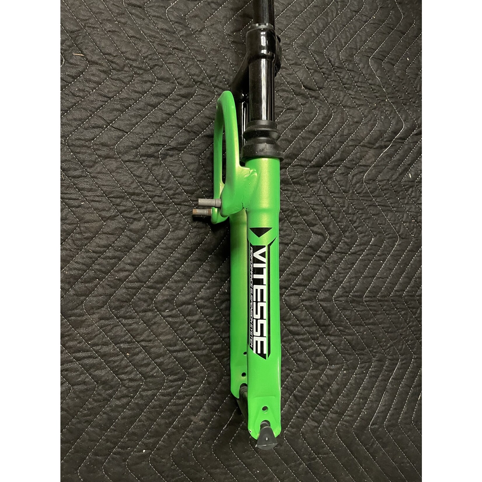 Vitesse 24” Suspension Bicycle Fork  Threaded 5 1/2” Steer Tube (Green)