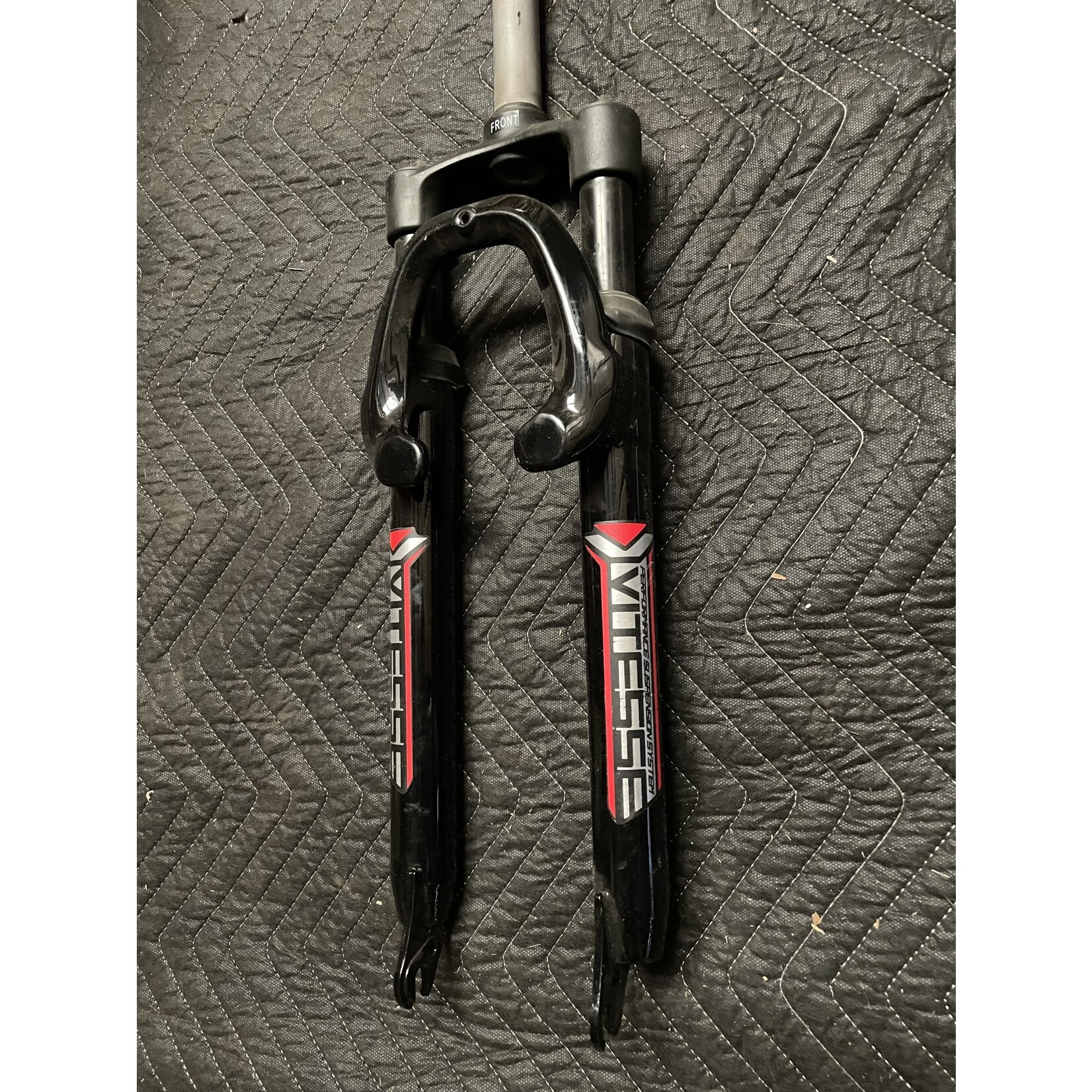 Vitesse 29” 1" Threadless Suspension Bicycle Fork 7 3/4” Steer Tube (Black & Red)