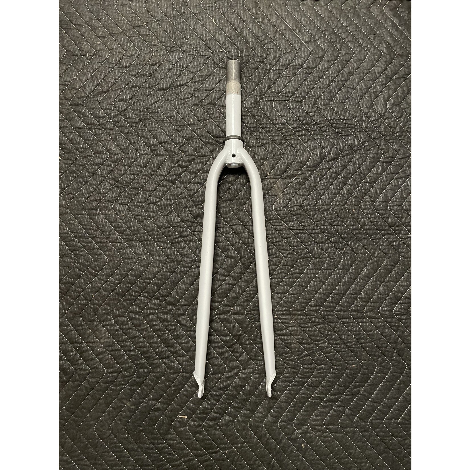 Kent 700C Threaded Hybrid Fork 1" x 5 1/4” Steer Tube (White)