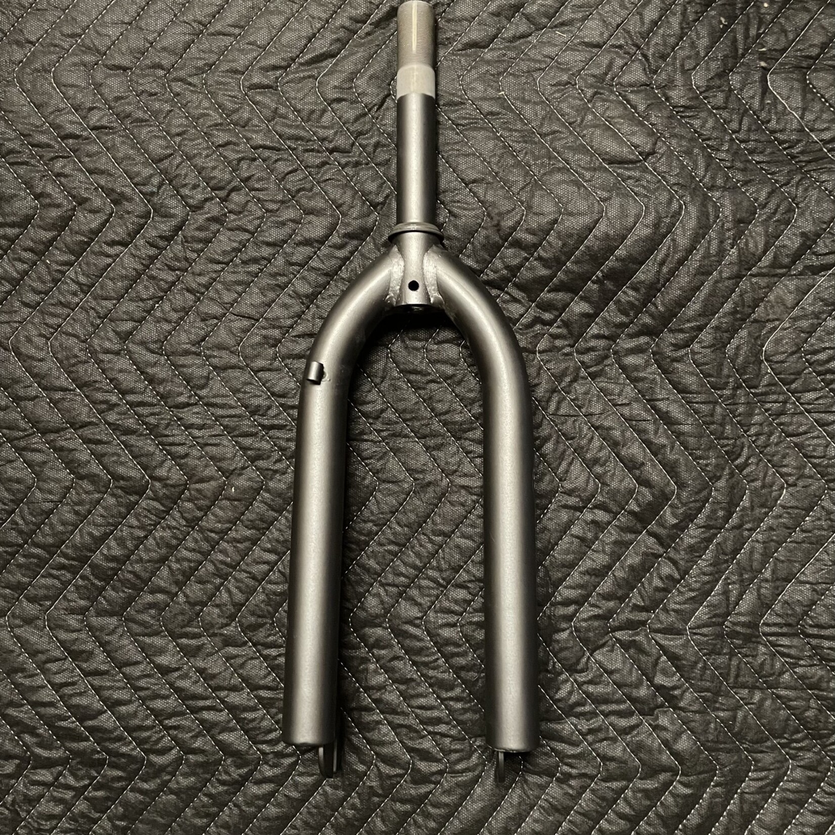 Kent 1” x 6” Threaded 20" Razor Bicycle Fork (Dark Gray)