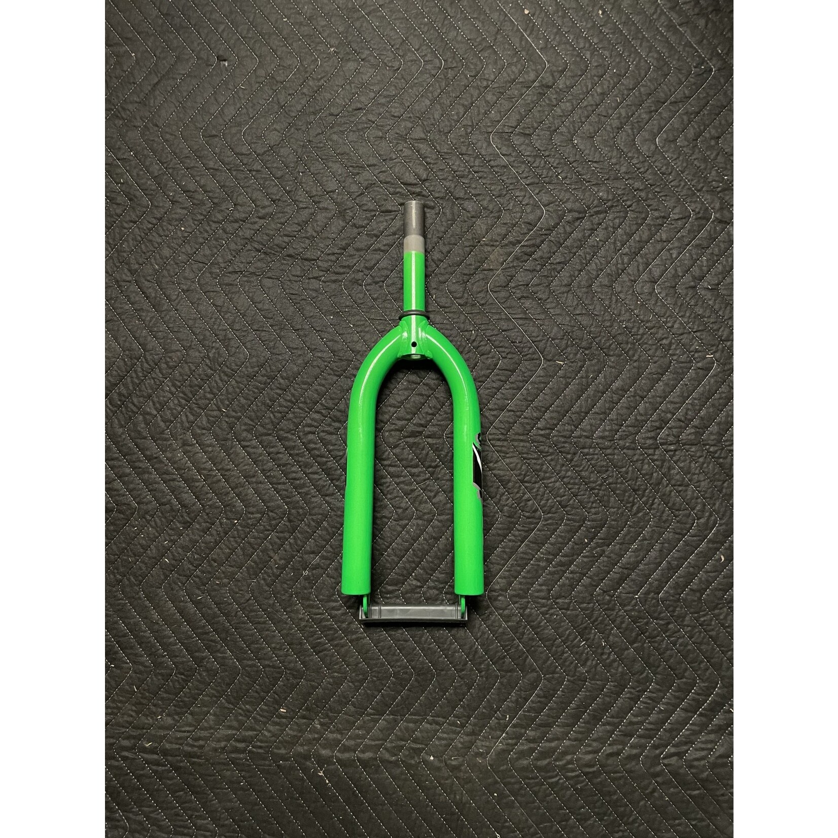 Kent 1” x 5 1/4" Threaded 20” Rigid Bicycle Fork (Green)