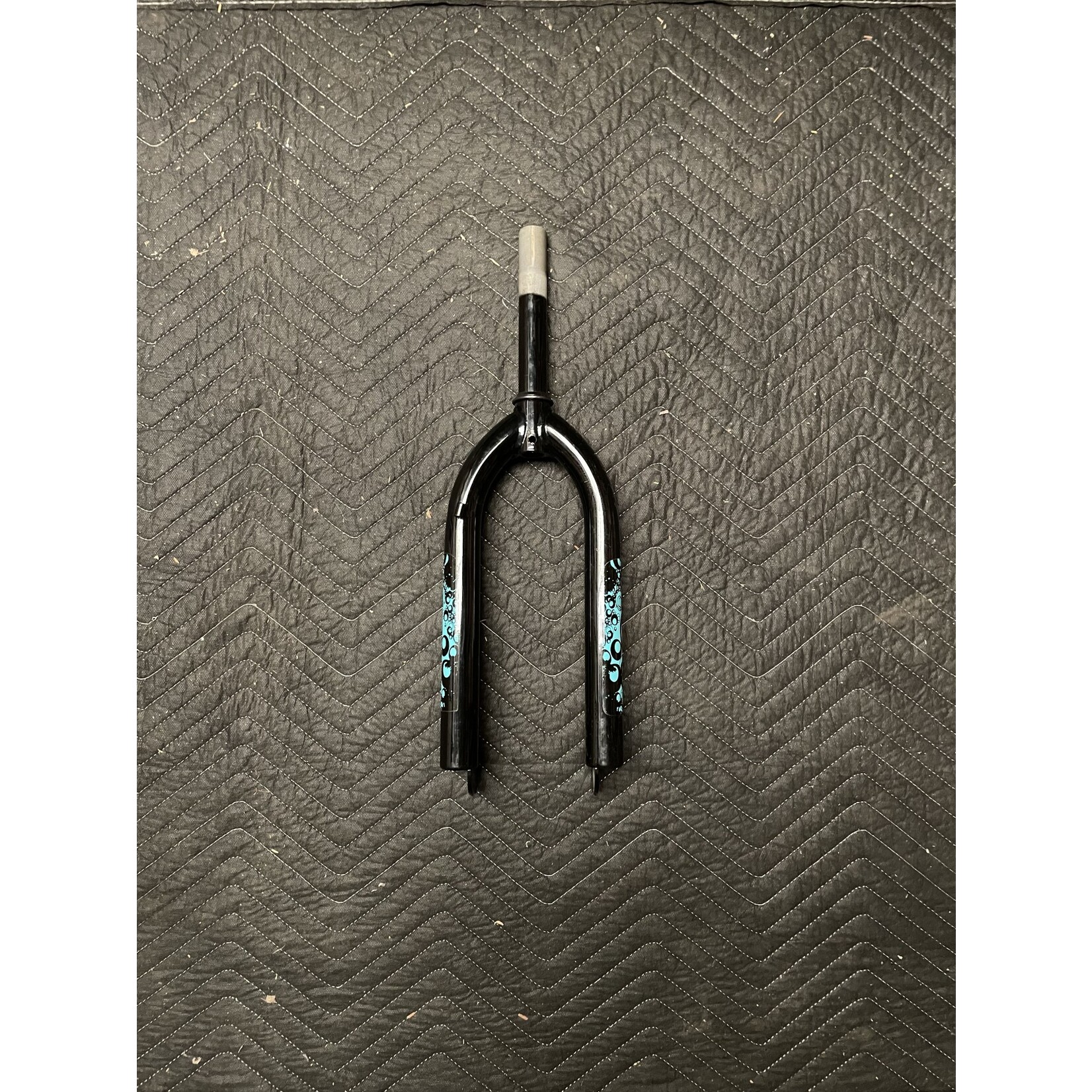 1” x 6” Threaded 20" Bicycle Fork / Rigid (Black w/ Blue Swirl Designs)