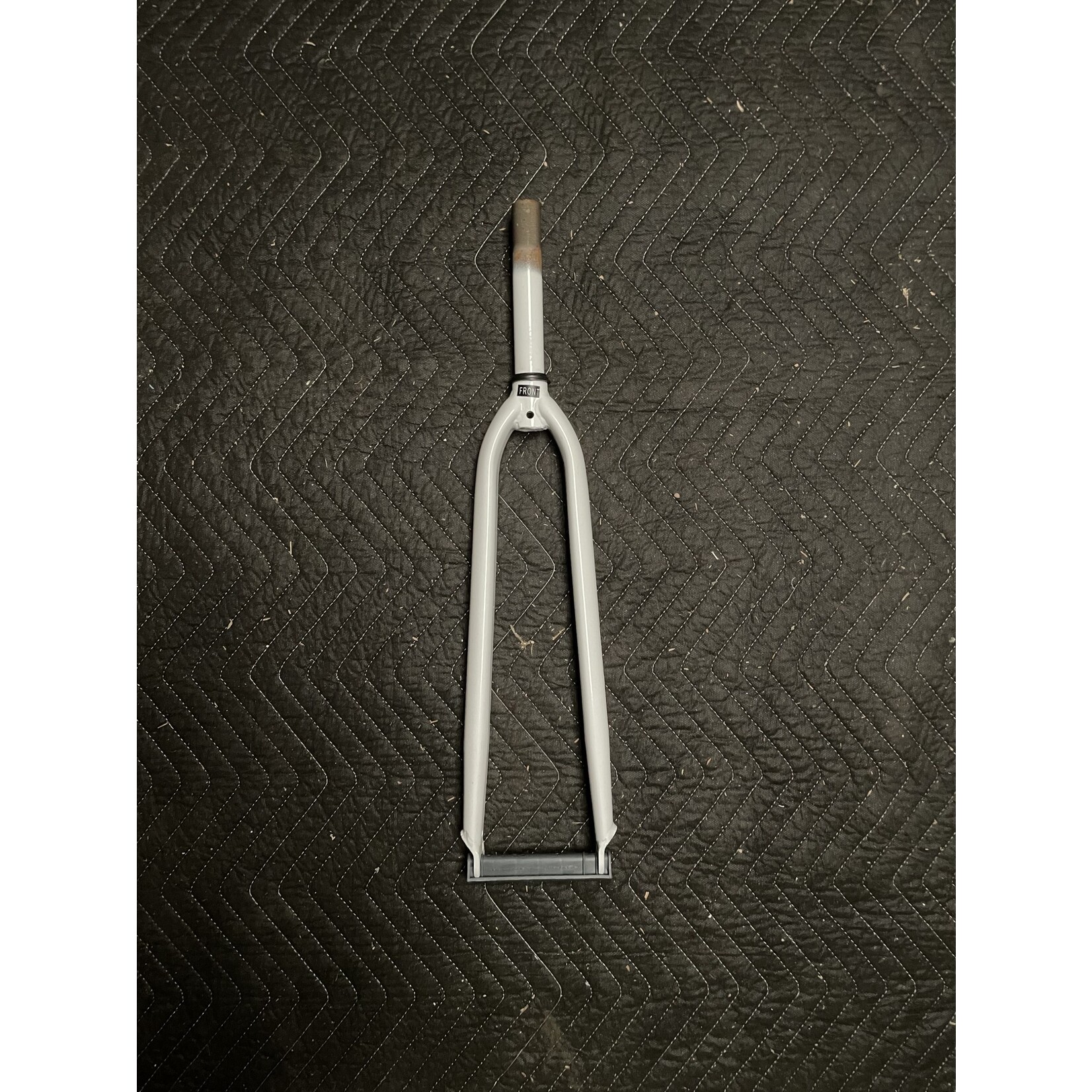 Sequence 1” x 6” Threaded 700C Bicycle Fork (White)