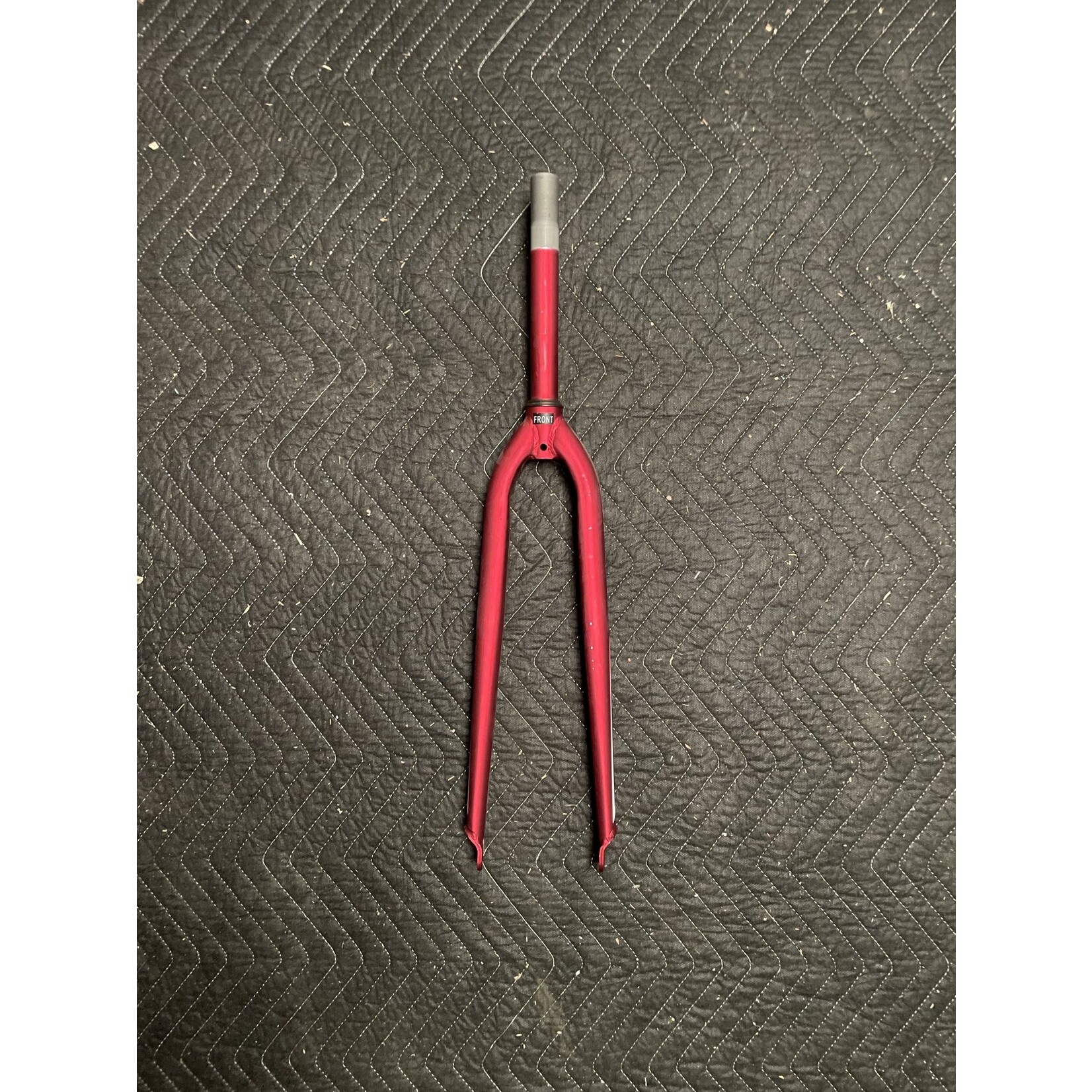 GMC 1” x 7 5/8” Threaded 700C Hybrid Bicycle Fork (Red)