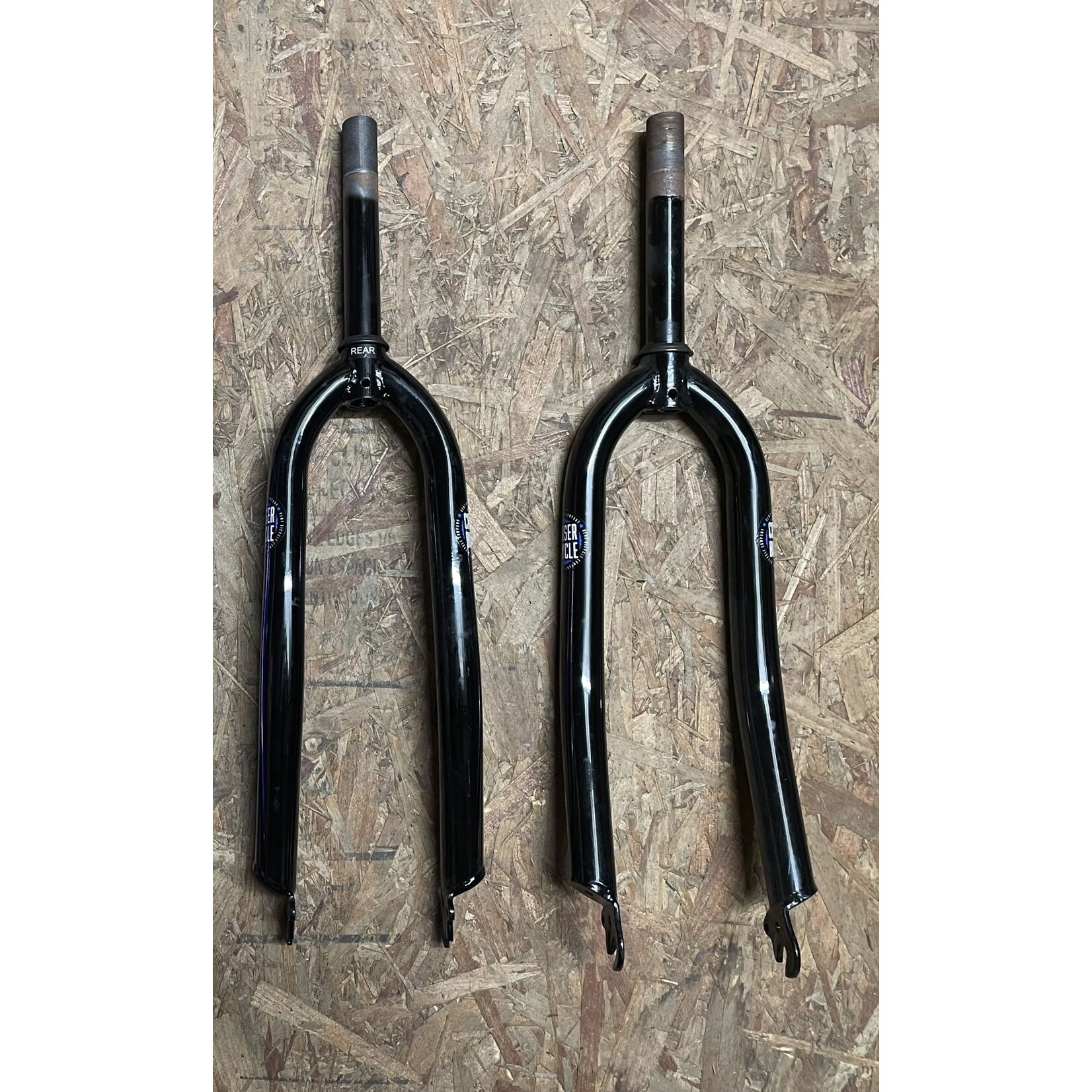 Kent 1" x 6 1/2" Threaded 26" Cruiser Bicycle Fork (Black)
