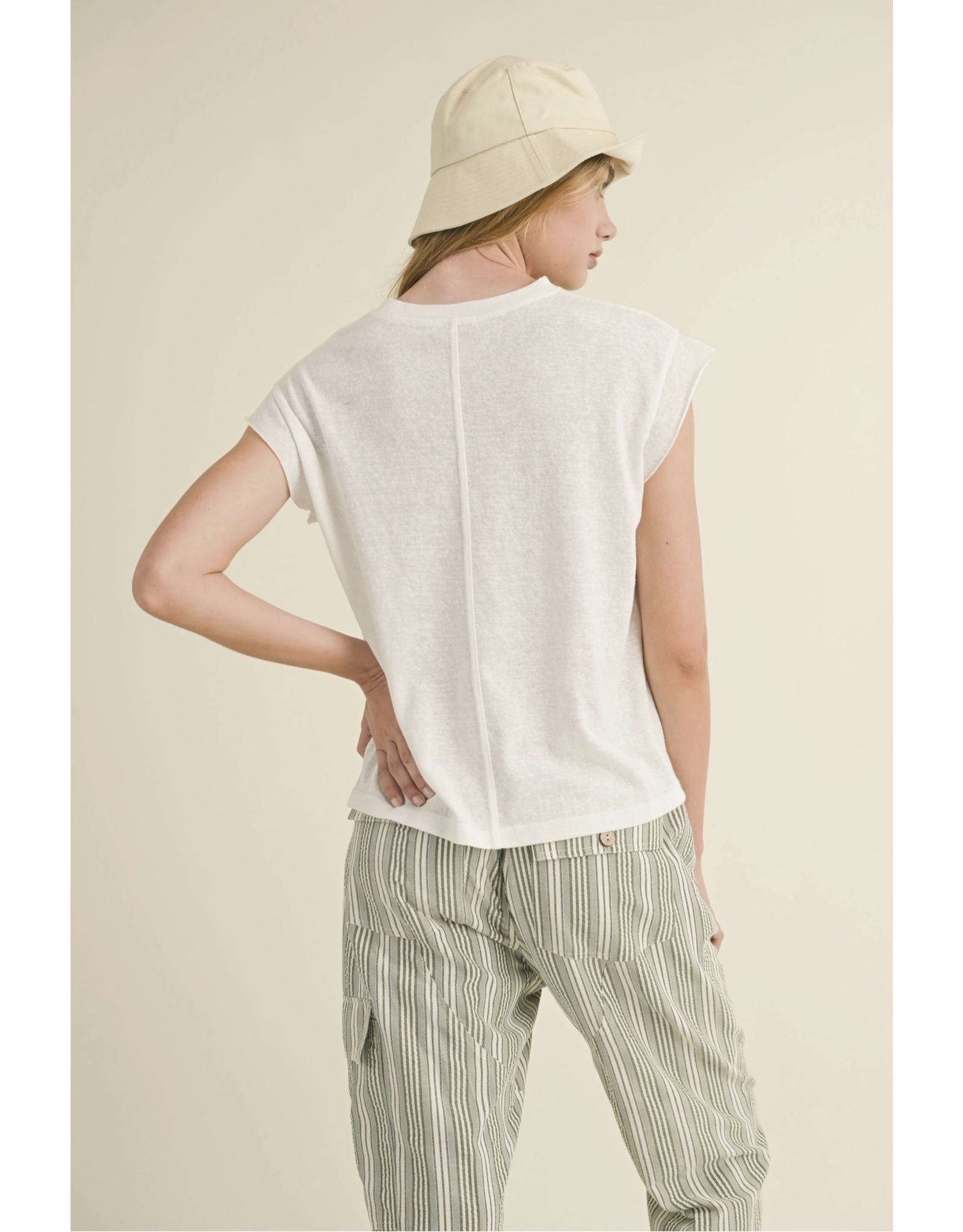LIGHT WEIGHT T SHIRT W/ SLEEVE DETAIL
