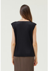 ACCORDIAN PLEAT SLEEVELESS TOP