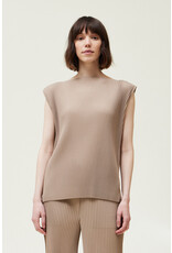 ACCORDIAN PLEAT SLEEVELESS TOP