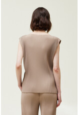 ACCORDIAN PLEAT SLEEVELESS TOP