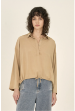 ADJUSTABLE HEM LSLV SHIRT