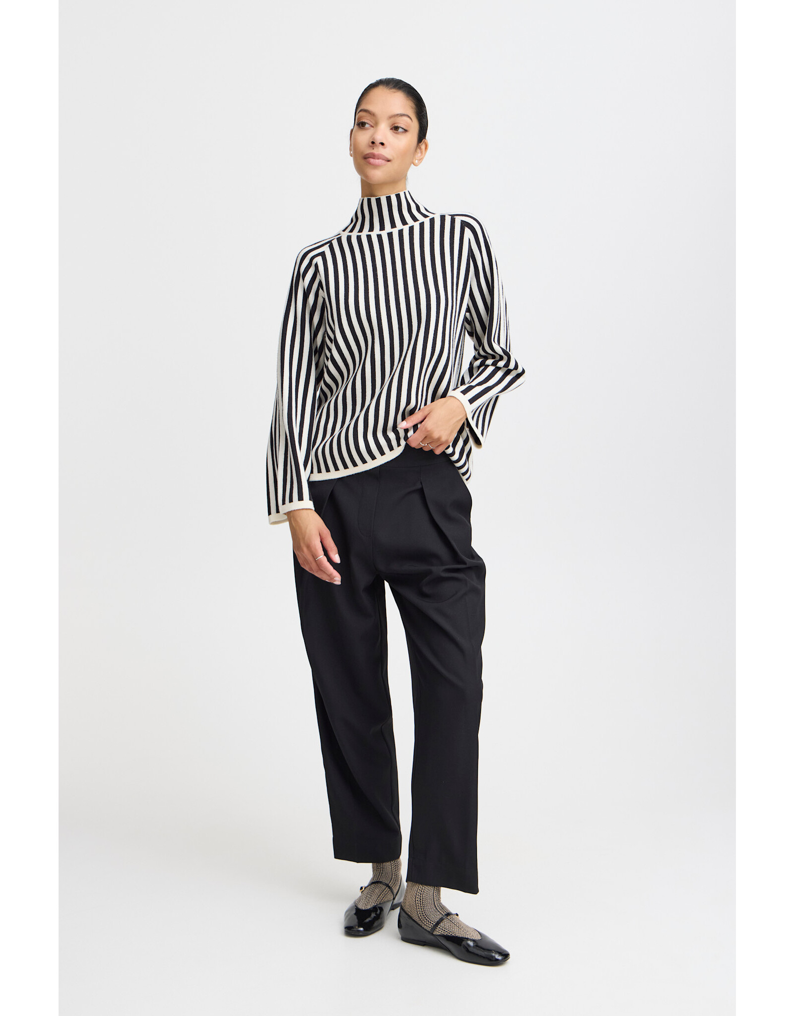 BYOTARI ROLLNECK STRIPE SWEATER