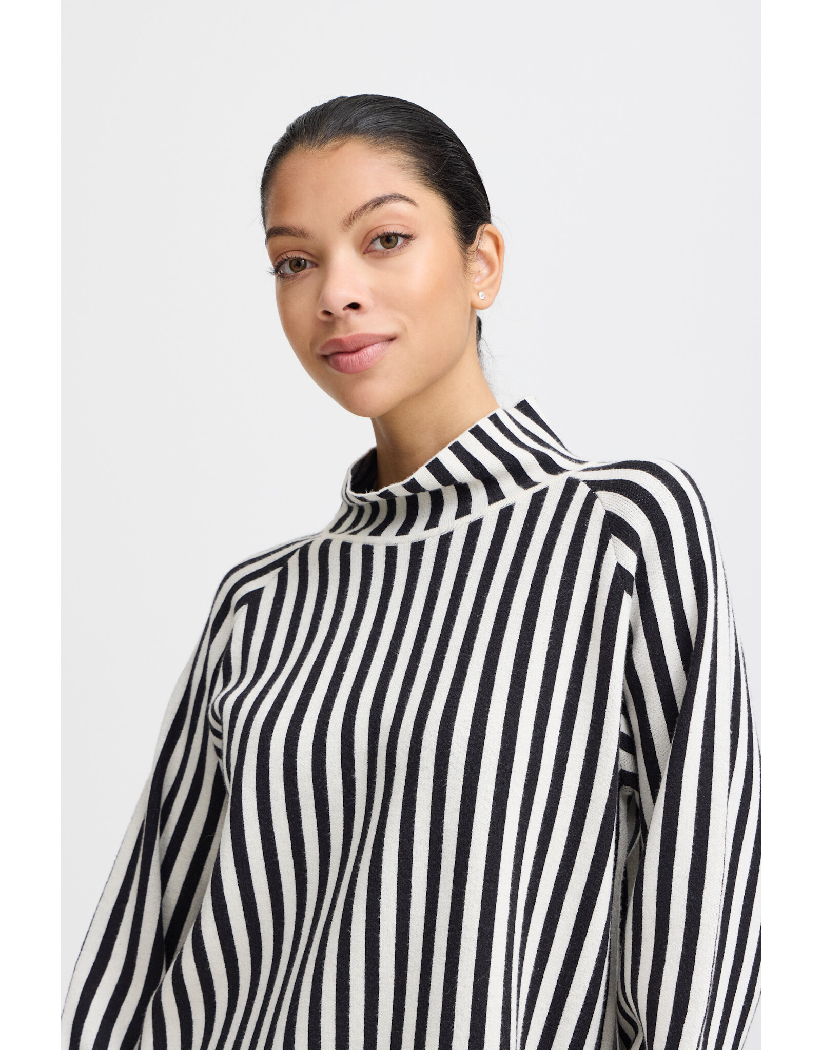 BYOTARI ROLLNECK STRIPE SWEATER