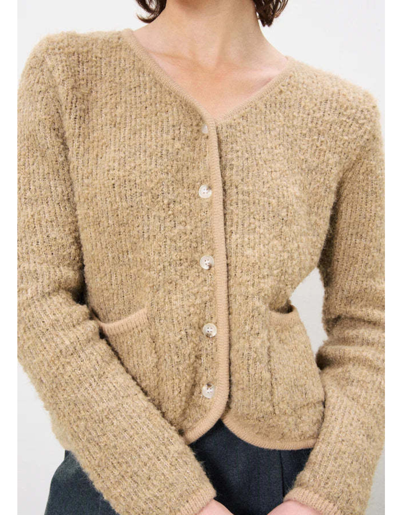 TWO POCKET KNITTED CARDIGAN