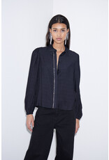 LSLV BLOUSE W/ RHINESTONE ACCENT
