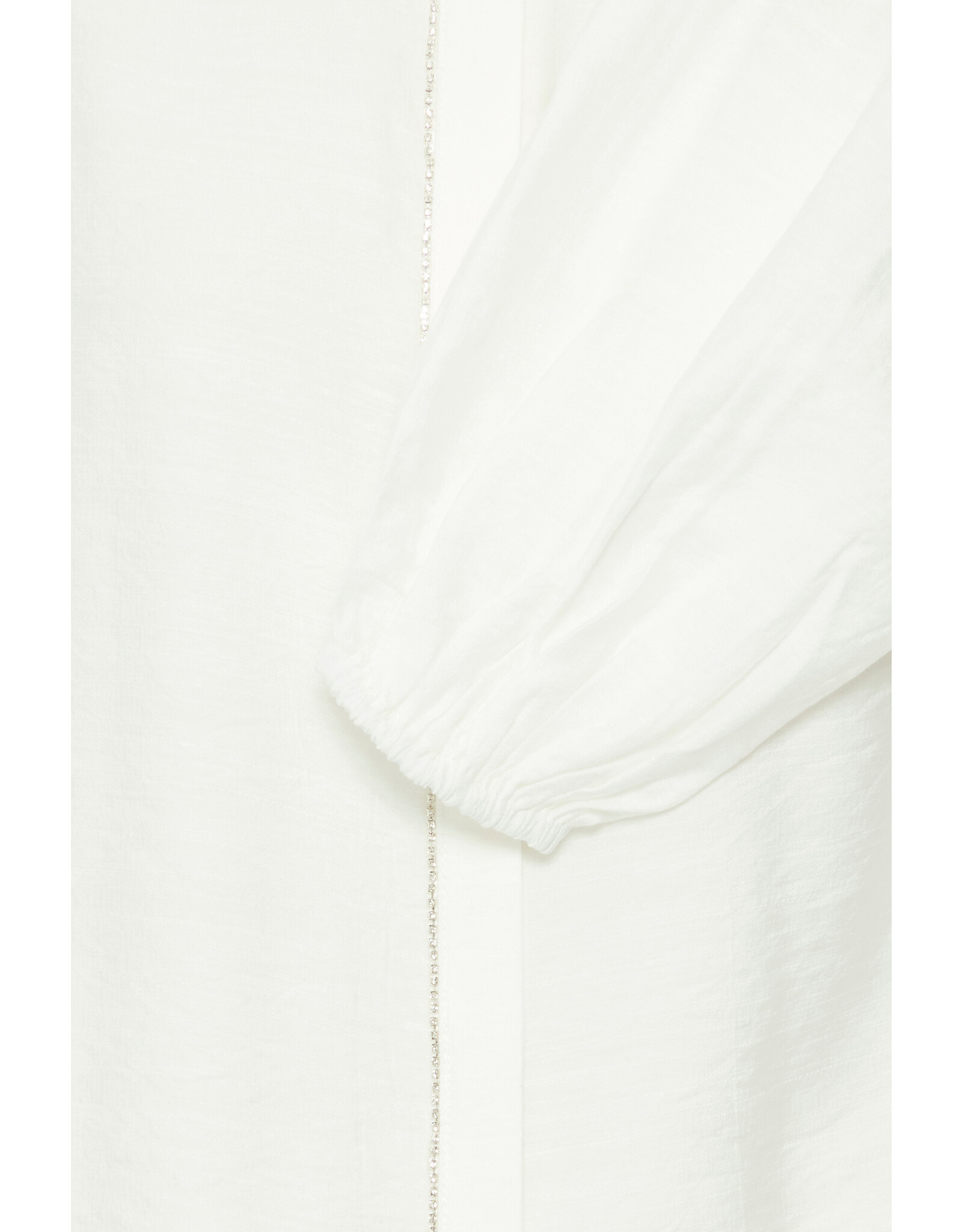 LSLV BLOUSE W/ RHINESTONE ACCENT