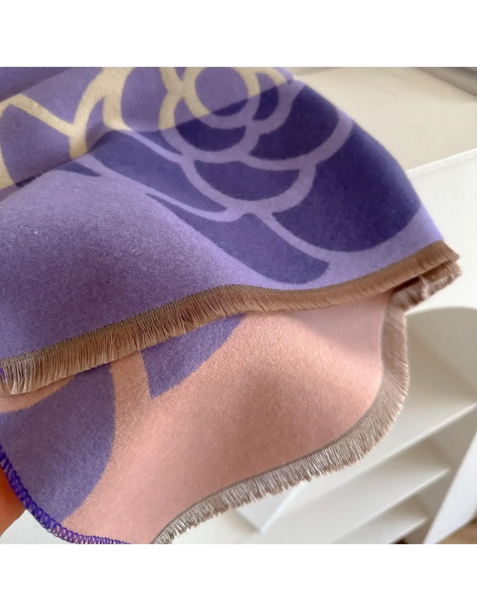 WINDING RIVER REVERSIBLE WRAP GEO ROSE PURPLE/IVORY