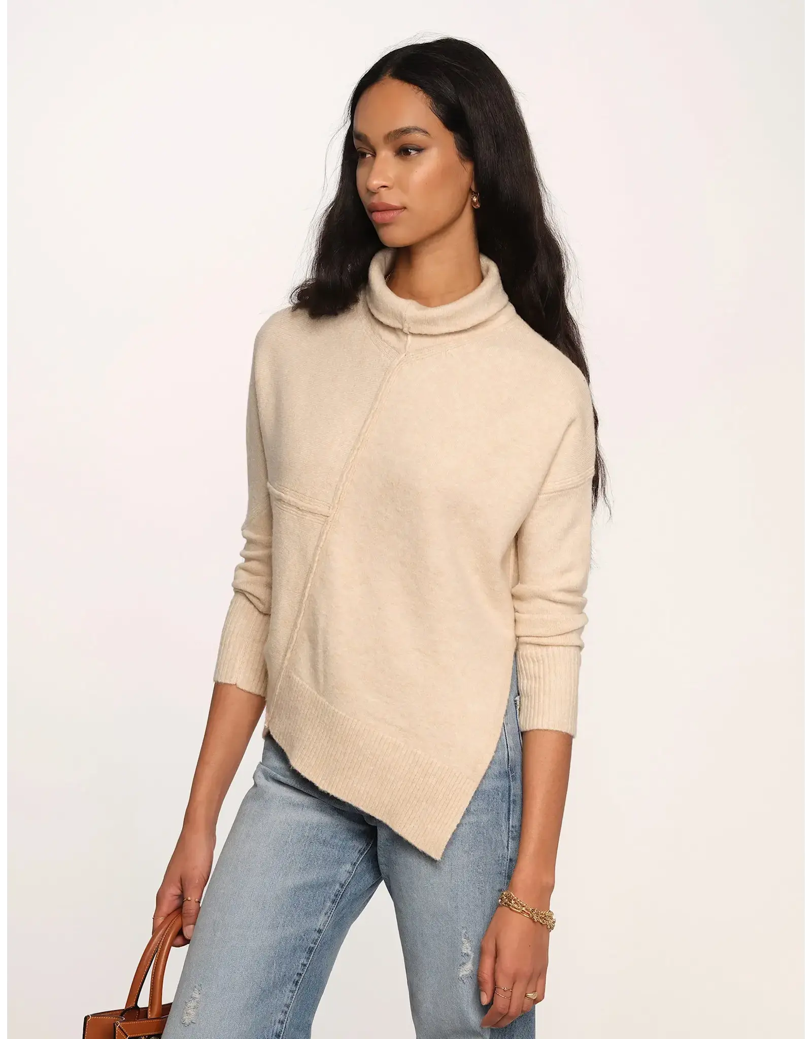 ASYMMETRICAL TURTLENECK SWEATER