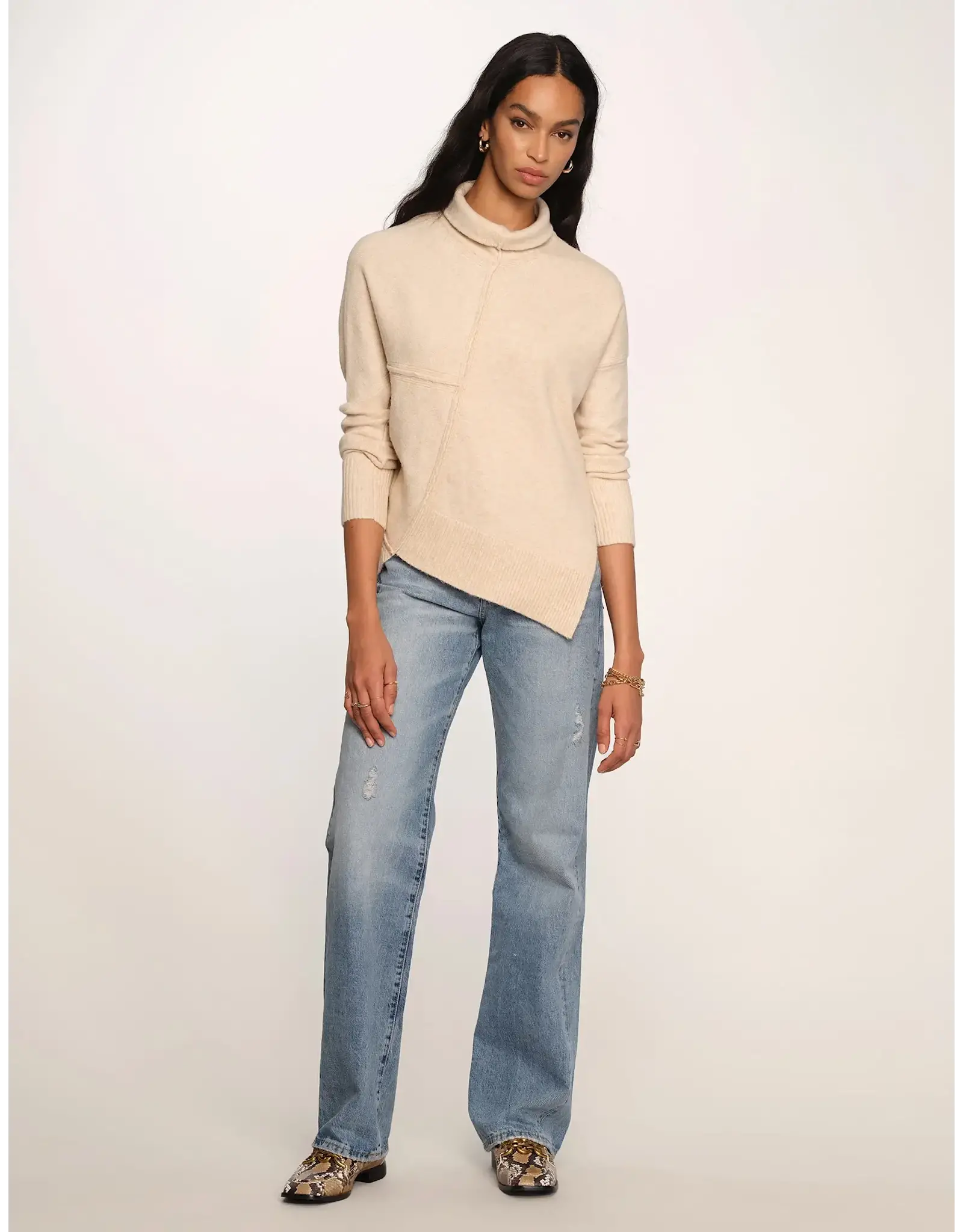 ASYMMETRICAL TURTLENECK SWEATER