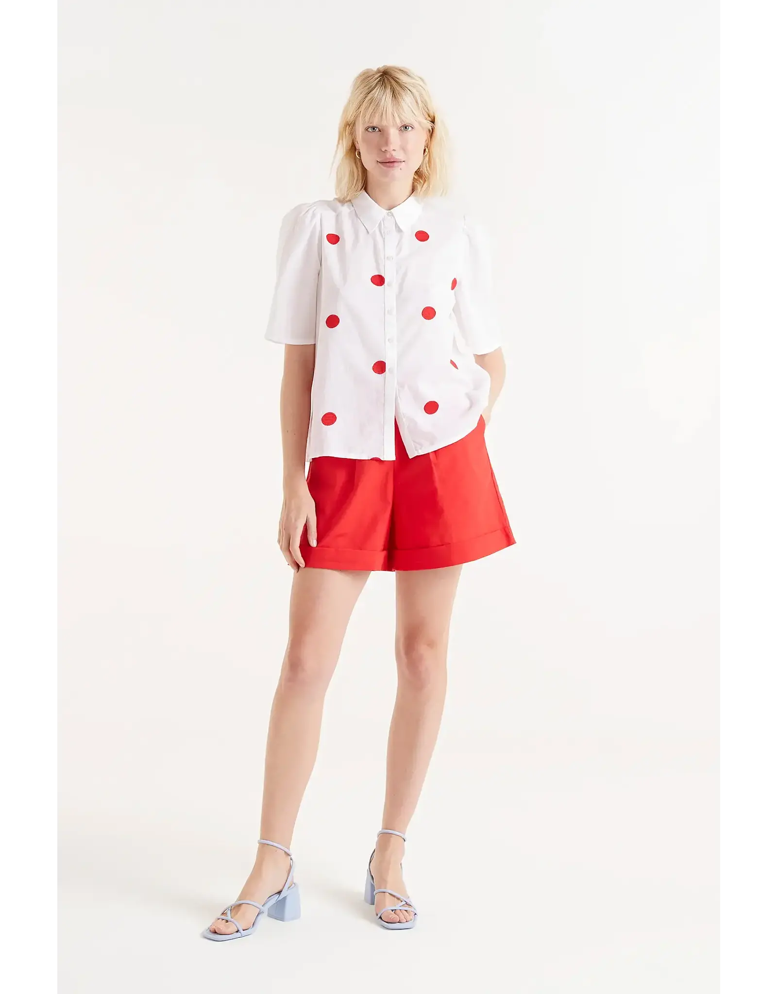 COMPANIA FANTASTICA SSLV BUTTON UP W/RED DOTS