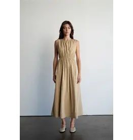 ELLE GRAY CREW NECK SLVLESS MAXI W/GATHERS