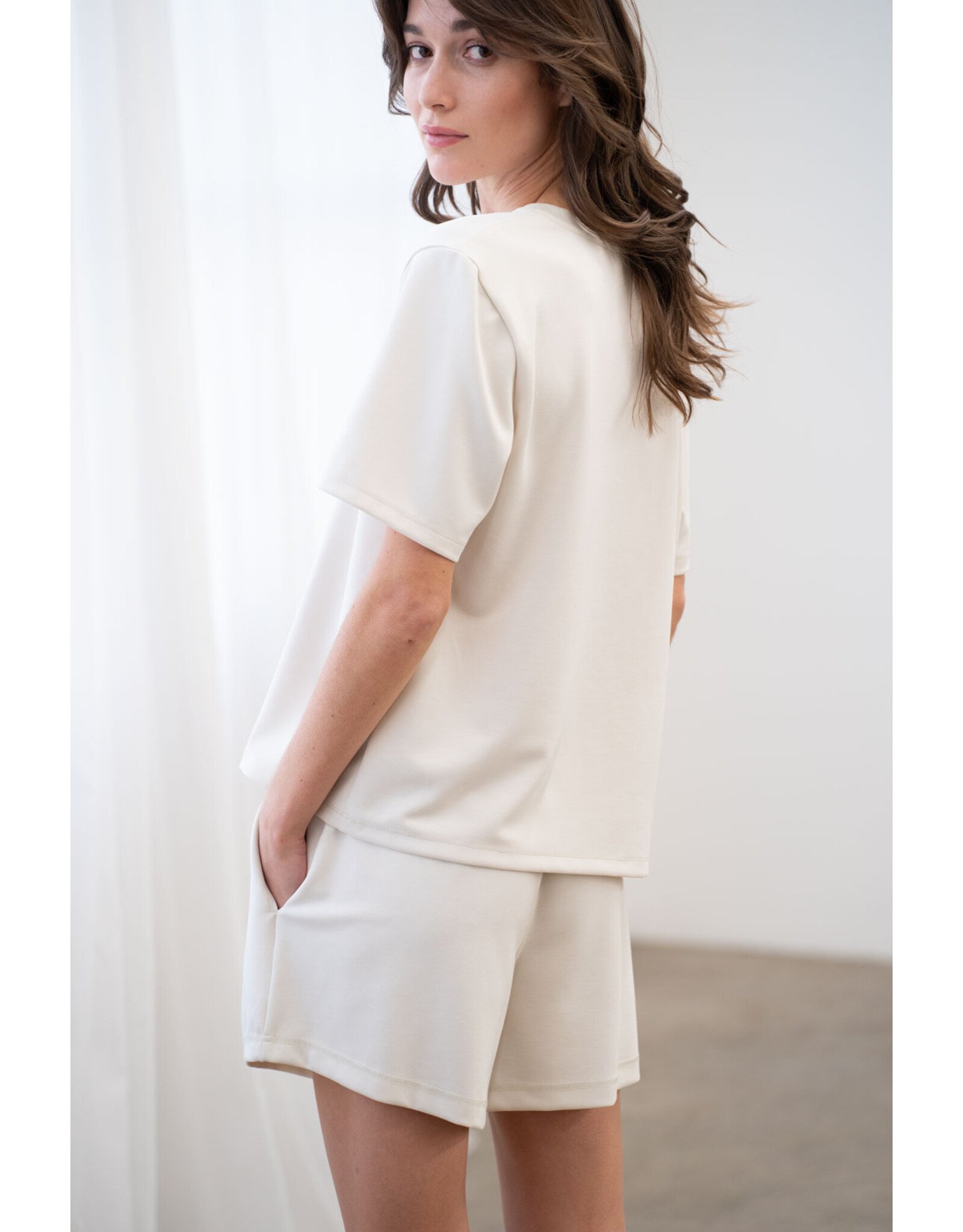 CREW NECK SOFT DRESS TSHIRTS