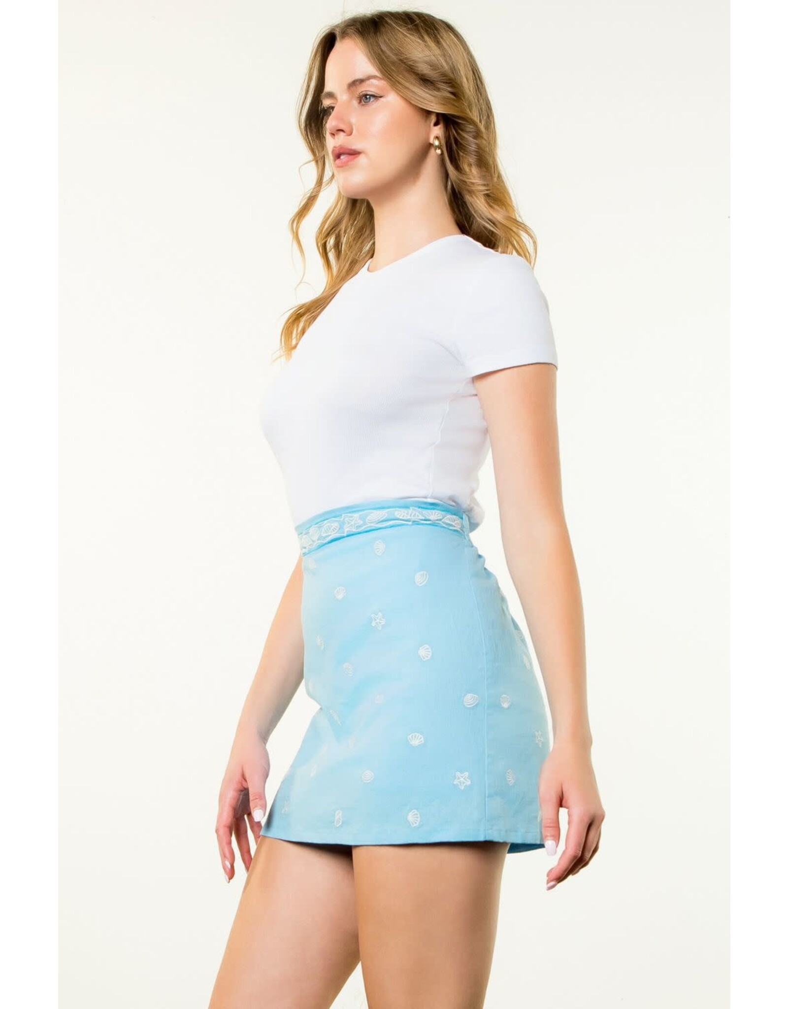 EMBROIDERED SHELL SKORT