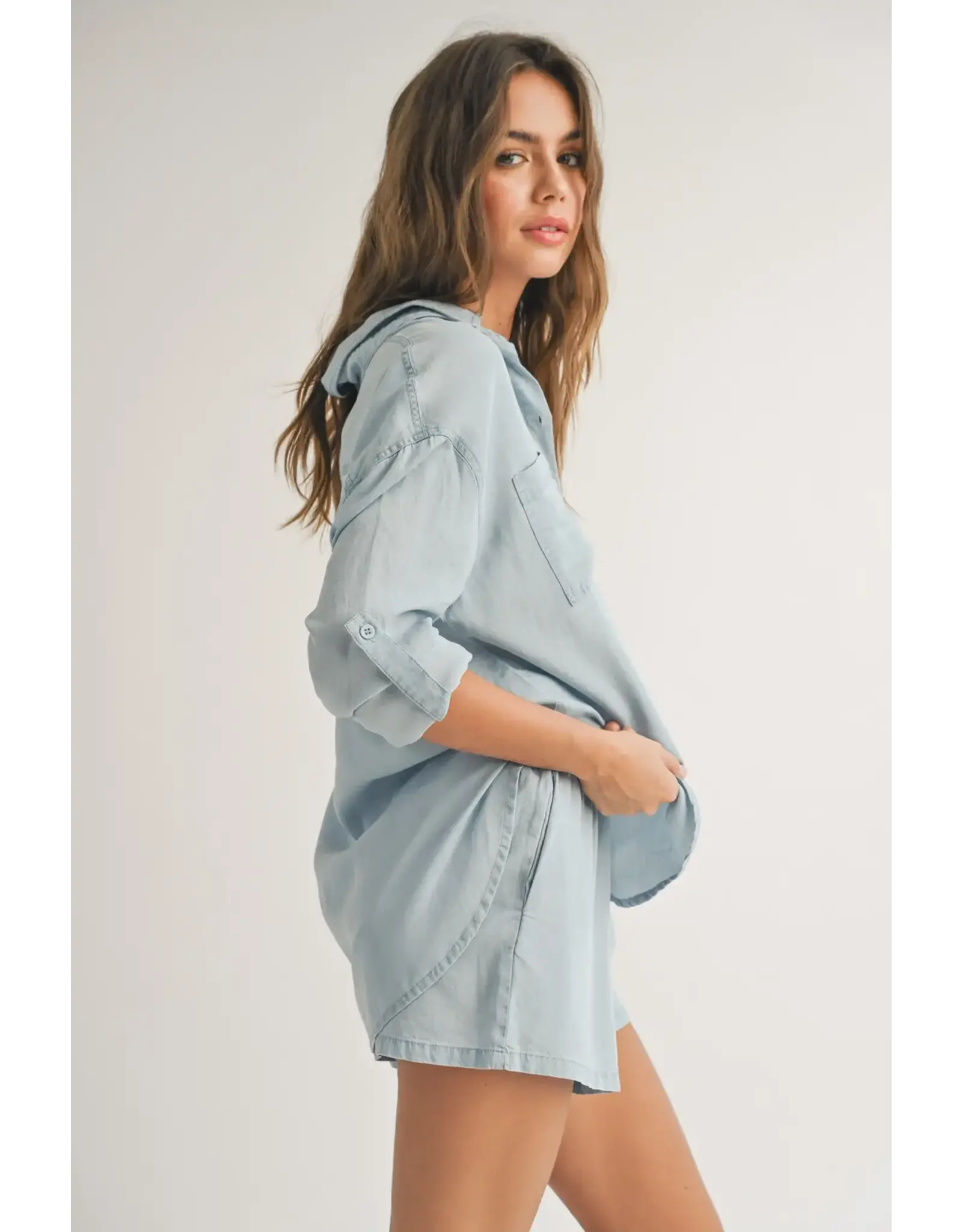 CHAMBRAY BUTTON DOWN SHIRT