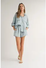 CHAMBRAY BUTTON DOWN SHIRT