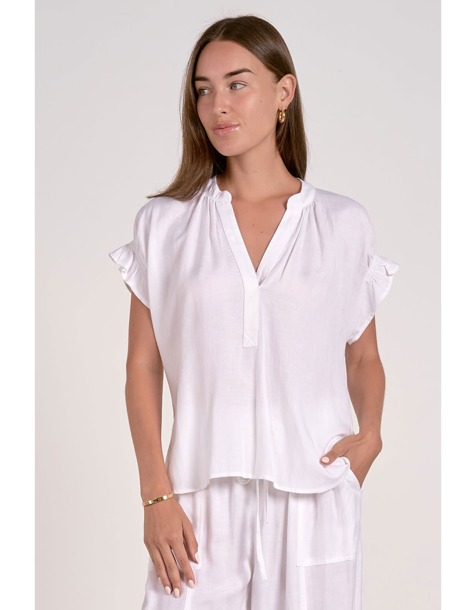 SSLV VNECK W/GATHERED BACK