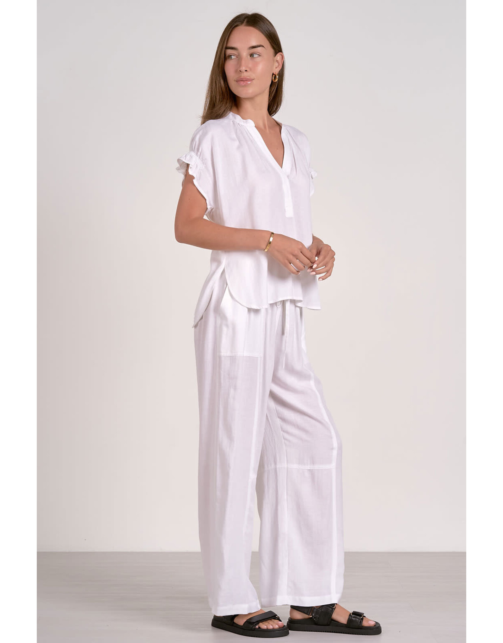 SSLV VNECK W/GATHERED BACK