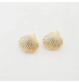 VIRTUE CLAM SCALLOP STUD EARRINGS, GOLD