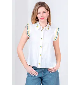 TAELYNN RUFFLE SSLV LEMON EMBROIDERED TOP
